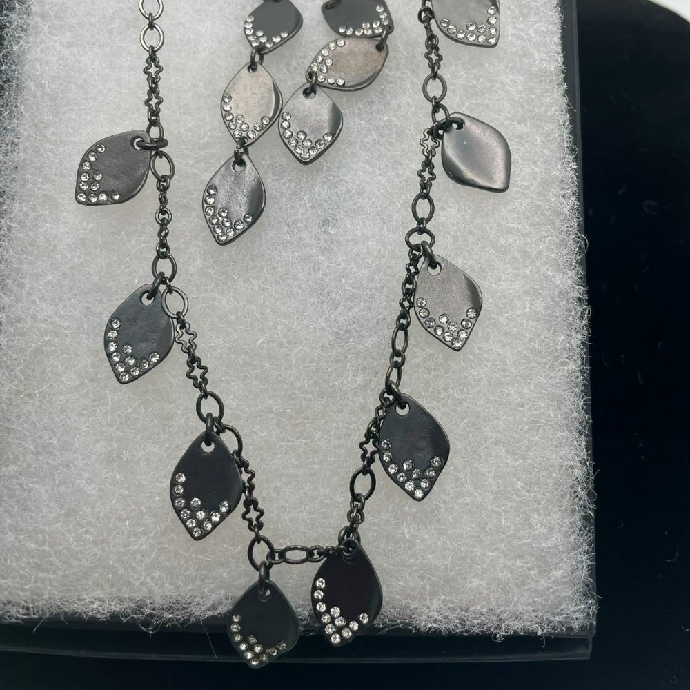 Metal Leaf charm with chrystals necklace and earrings set